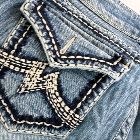 Miss Me mid rise boot jeans with back flap pockets thick stitch jeans size 31 - Picture 5 of 8